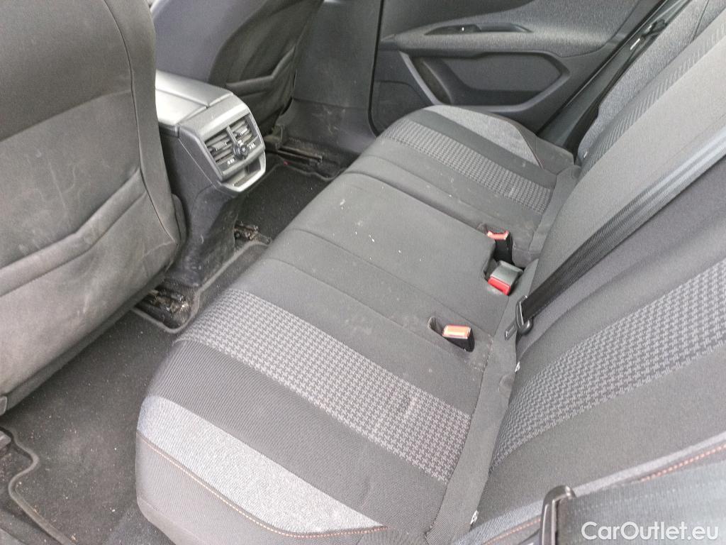  Peugeot  3008 PEUGEOT  / 2020 / 5P / todoterreno 1.5 BlueHDi 96kW (130CV) S&S Active Pack (AC4) #9