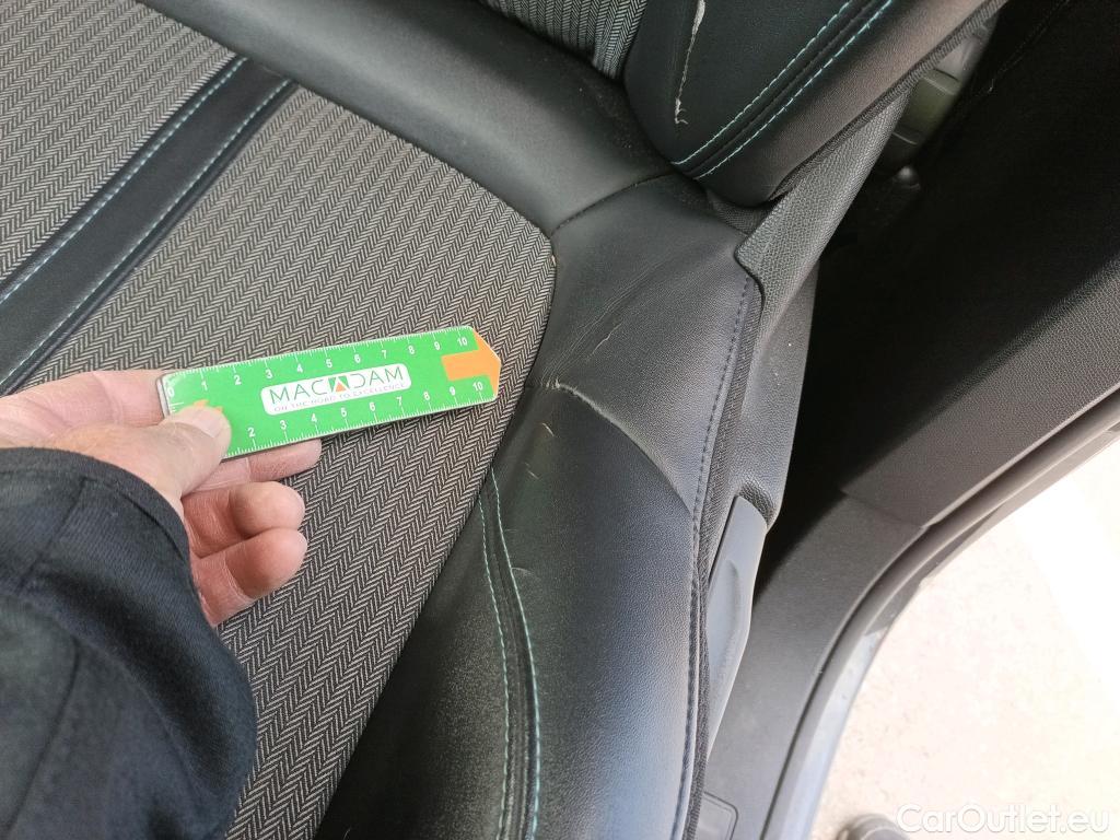  Peugeot  3008 PEUGEOT  Hybrid / 2020 / 5P / todoterreno 225 e-EAT8 Allure (AC2) #22