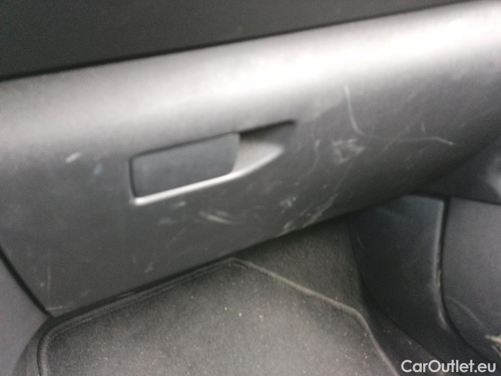  Peugeot  308 PEUGEOT  / 2017 / 5P / familiar W Active Pack BlueHDi 100 S&S #35