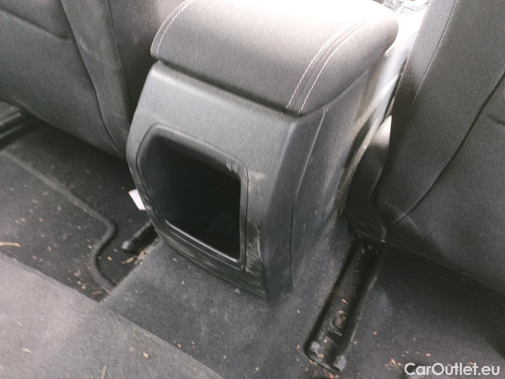  Peugeot  308 PEUGEOT  / 2017 / 5P / familiar W Active Pack BlueHDi 100 S&S #25