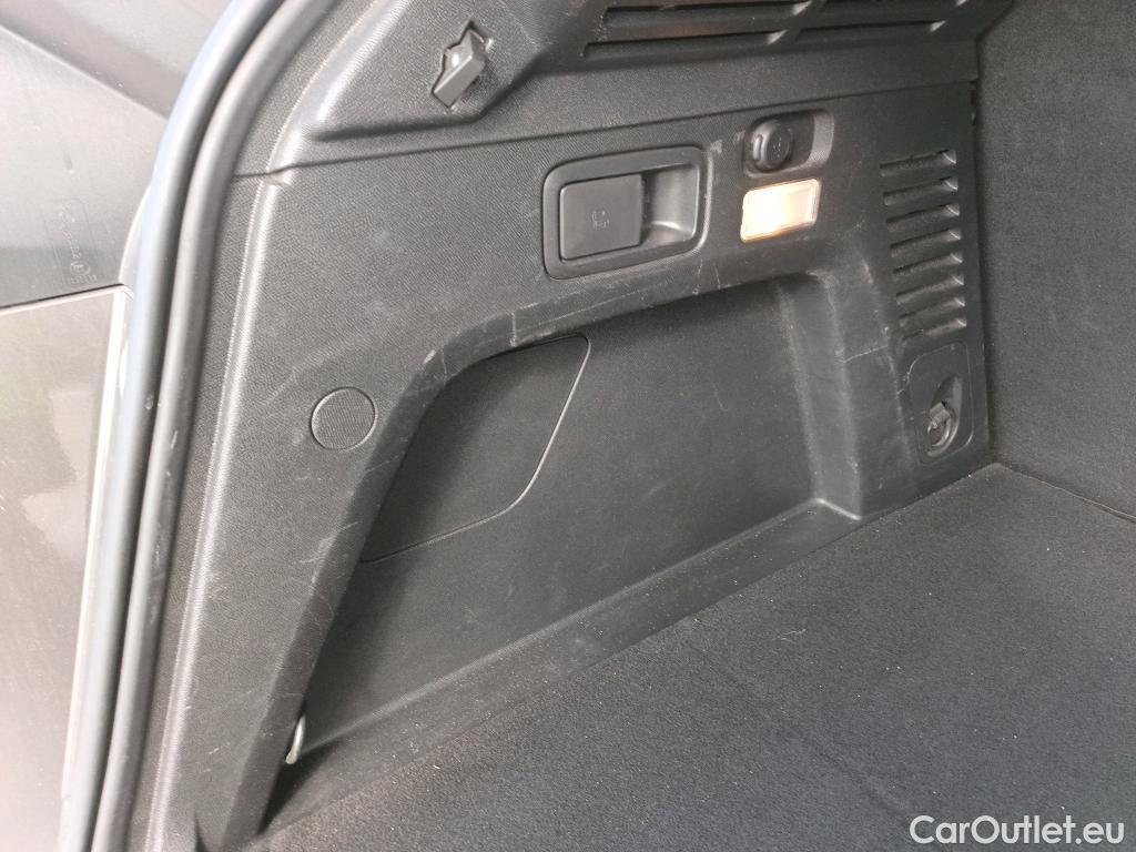  Peugeot  3008 PEUGEOT  Hybrid / 2020 / 5P / todoterreno 225 e-EAT8 Allure (AC2) #28