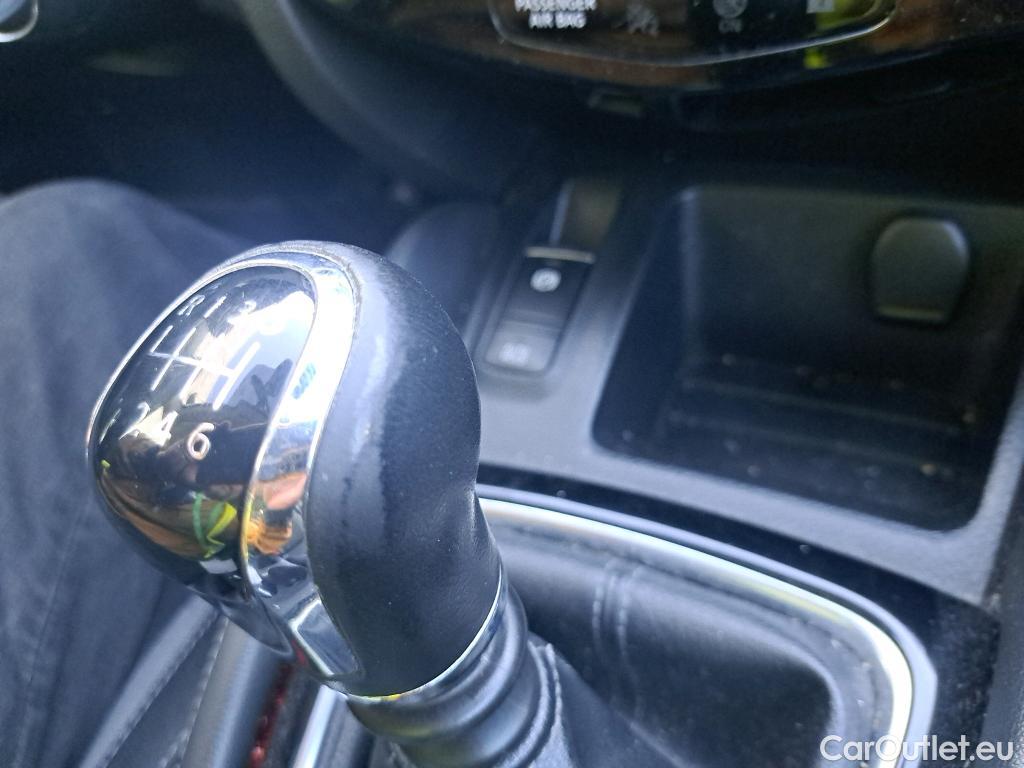  Nissan  Qashqai NISSAN  5p 2G berlina con portón dCi 81 kW (110 CV) ACENTA #32