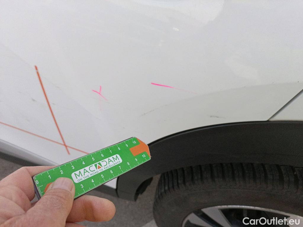  Peugeot  2008 PEUGEOT  / 2019 / 5P / todoterreno Allure BlueHDI 81kW (110CV) #13