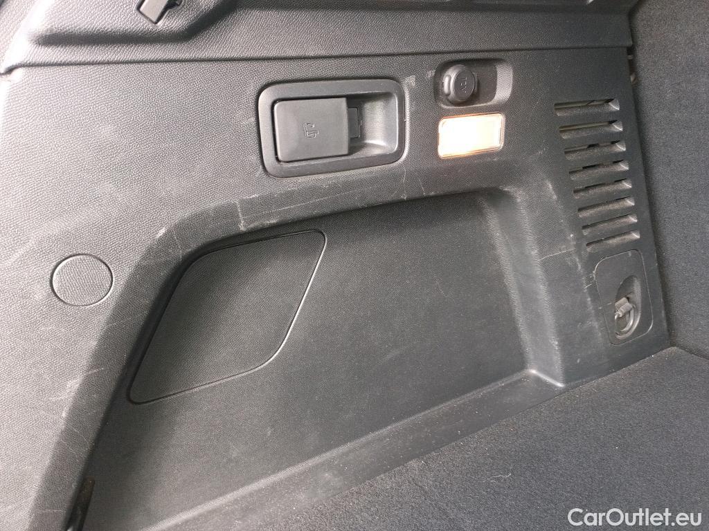  Peugeot  3008 PEUGEOT  Hybrid / 2020 / 5P / todoterreno 225 e-EAT8 Allure (AC2) #29