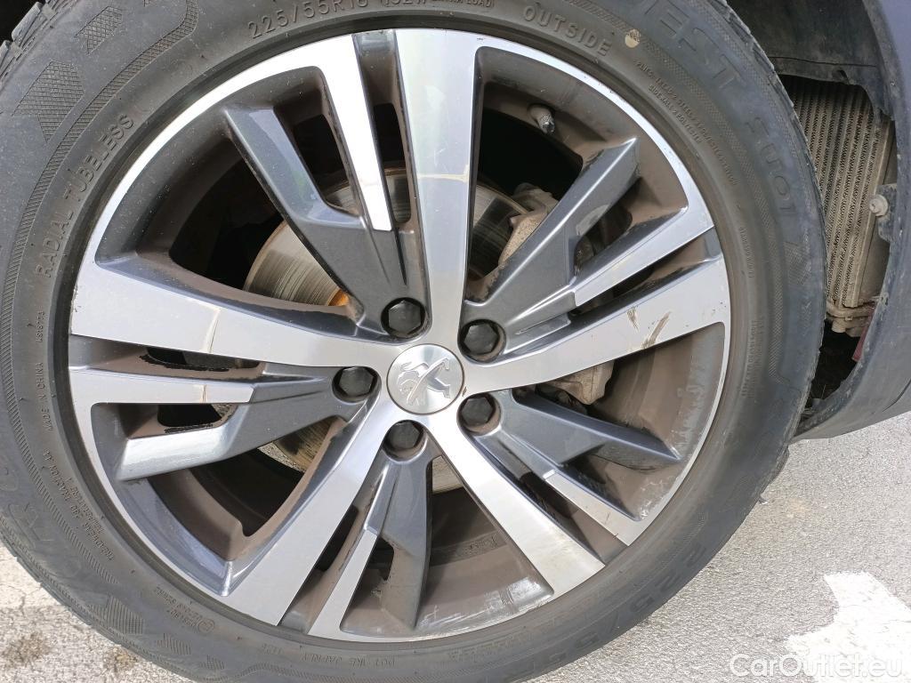  Peugeot  5008 PEUGEOT  / 2020 / 5P / todoterreno 1.5 BlueHDi 96kW S&S Allure Pack EAT8 #16