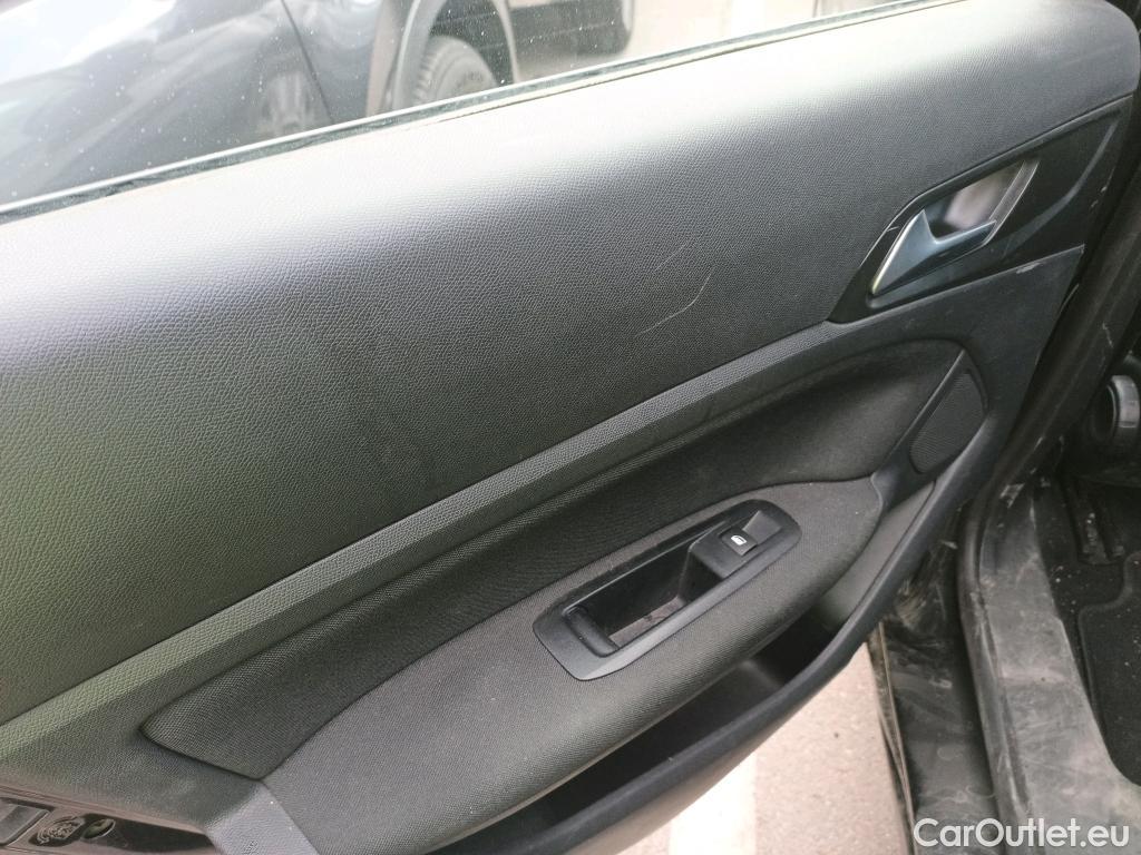  Peugeot  308 PEUGEOT  / 2017 / 5P / familiar W Active Pack BlueHDi 100 S&S #41