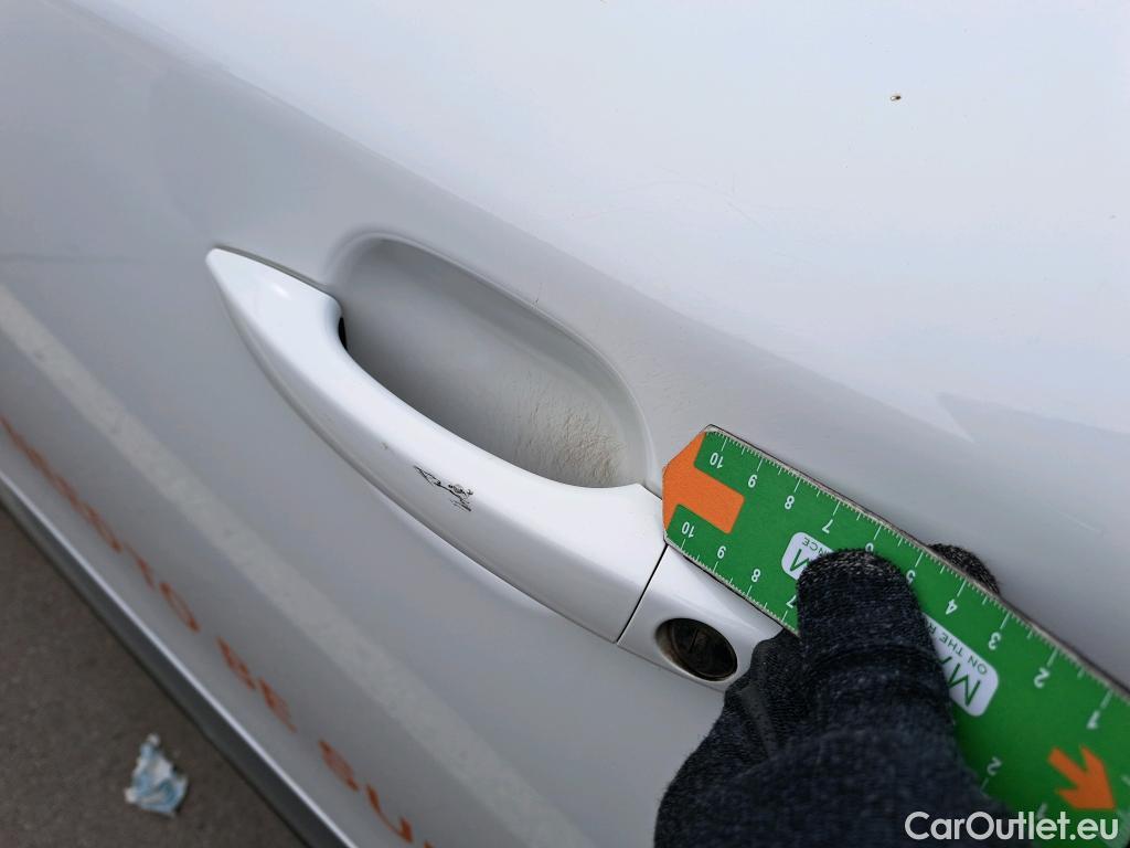  Peugeot  2008 PEUGEOT  / 2019 / 5P / todoterreno Allure BlueHDI 81kW (110CV) #16