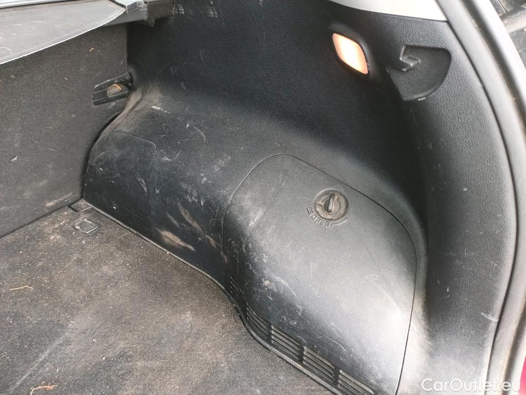  KIA  Niro KIA  / 2019 / 5P / crossover 1.6 GDi PHEV 104kW (141CV) Drive #18