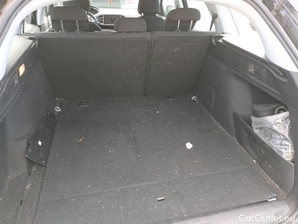  Peugeot  308 PEUGEOT  / 2017 / 5P / familiar W Active Pack BlueHDi 100 S&S #4