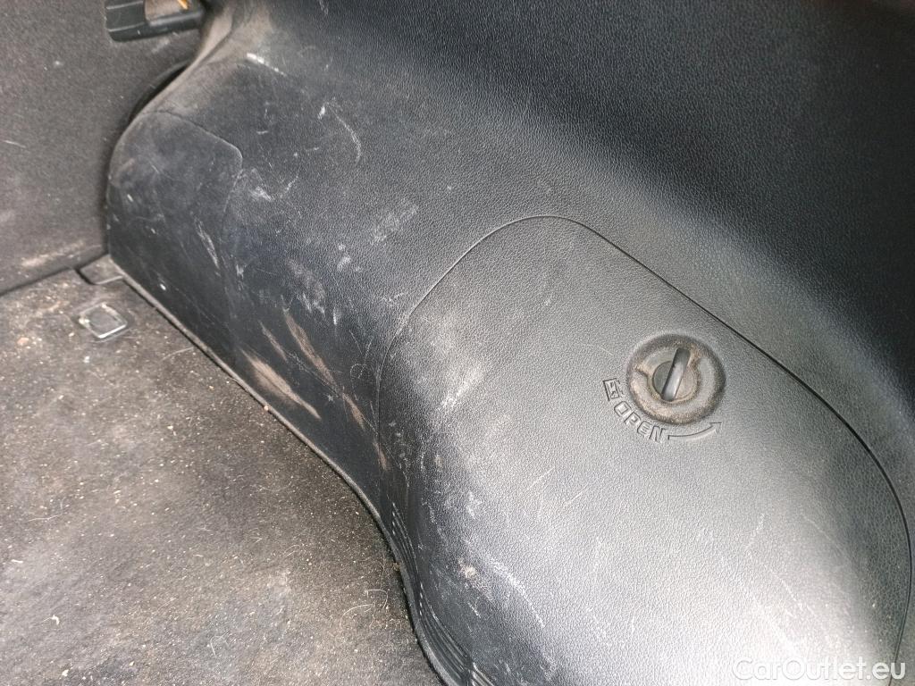  KIA  Niro KIA  / 2019 / 5P / crossover 1.6 GDi PHEV 104kW (141CV) Drive #19