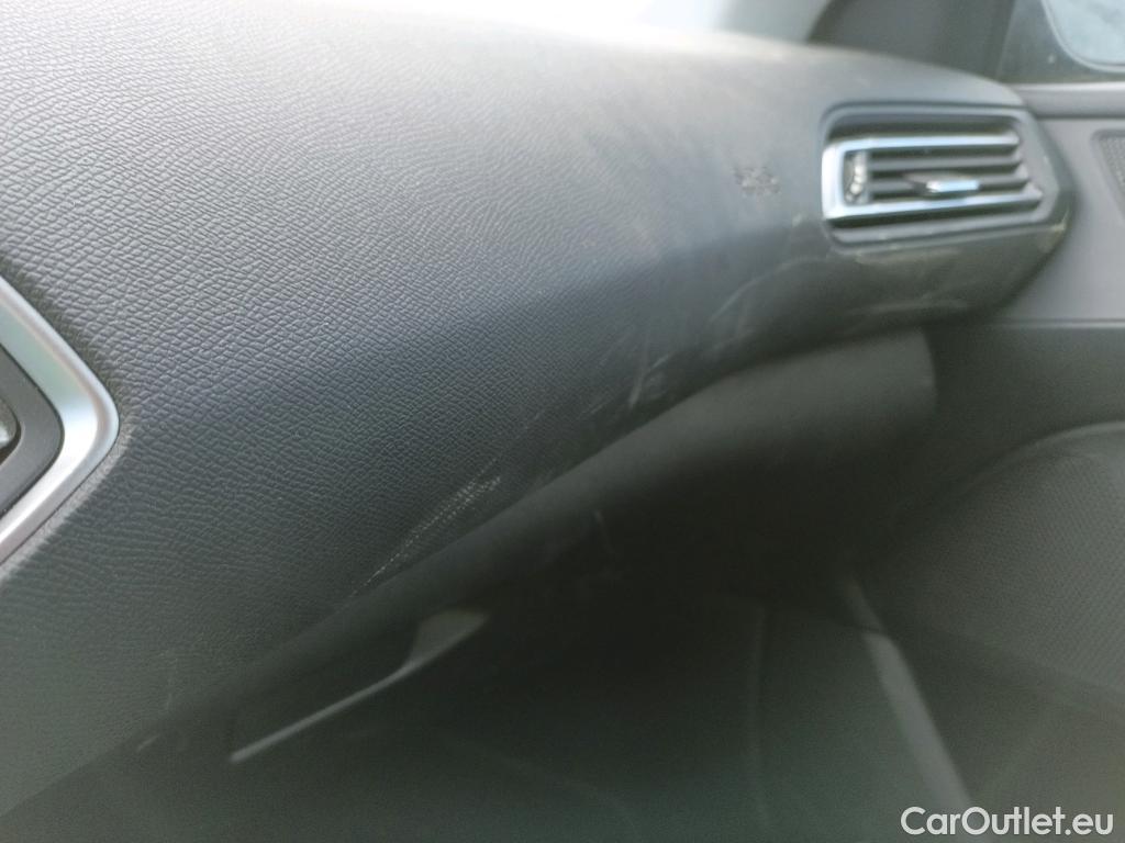  Peugeot  308 PEUGEOT  / 2017 / 5P / familiar W Active Pack BlueHDi 100 S&S #23