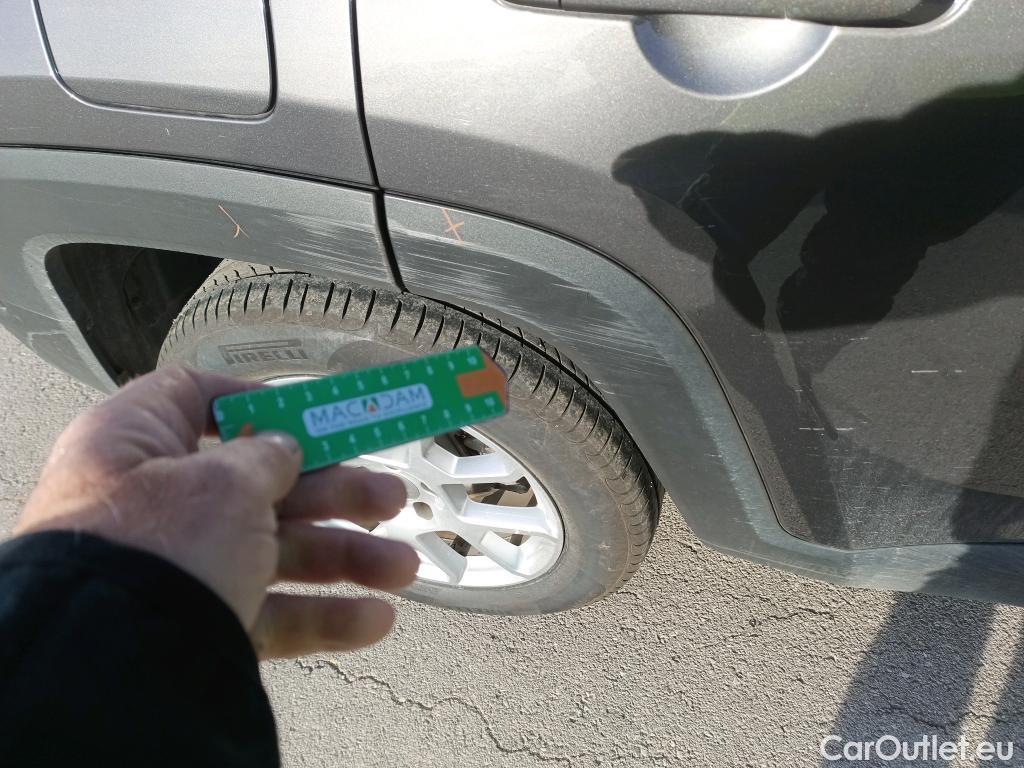  Jeep  Patriot JEEP Renegade / 2014 / 5P / todoterreno Limited 1.0G 120MT6 88kW (120CV) 4x2 #25