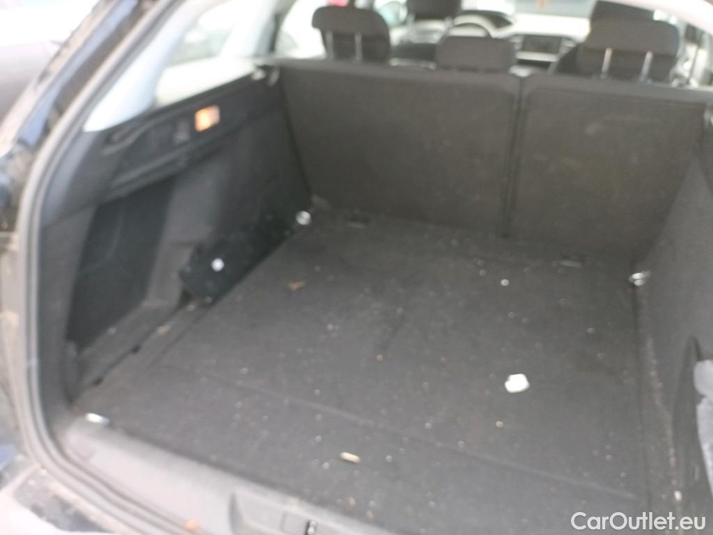  Peugeot  308 PEUGEOT  / 2017 / 5P / familiar W Active Pack BlueHDi 100 S&S #3