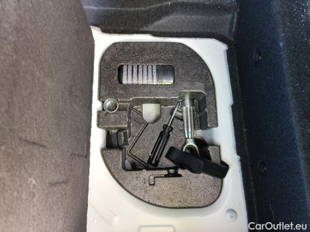  Mini  Cooper MINI MINI / 2014 / 5P / berlina con portón ONE 5 PUERTAS (CX) #4