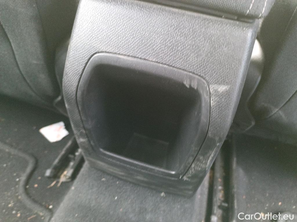  Peugeot  308 PEUGEOT  / 2017 / 5P / familiar W Active Pack BlueHDi 100 S&S #26