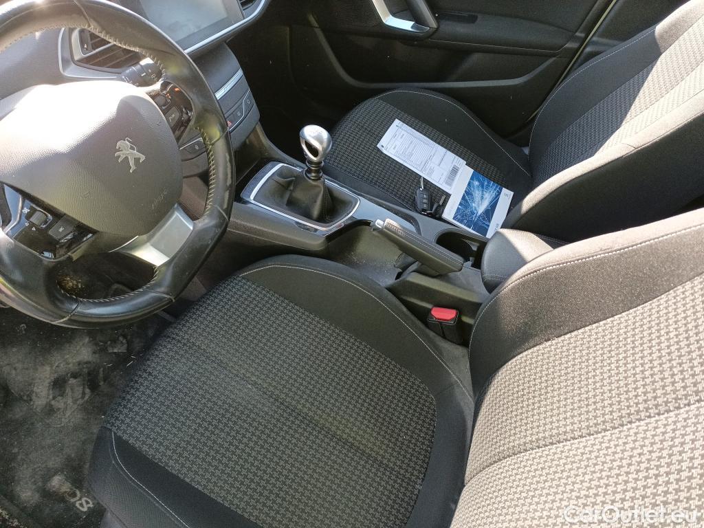  Peugeot  308 PEUGEOT  / 2017 / 5P / berlina con portón 5p Active 1.2 PureTech 96KW (130CV) S&S #8