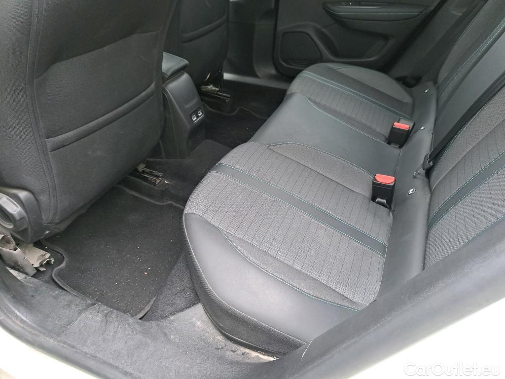  Peugeot  2008 PEUGEOT  / 2019 / 5P / todoterreno Allure BlueHDI 81kW (110CV) #6