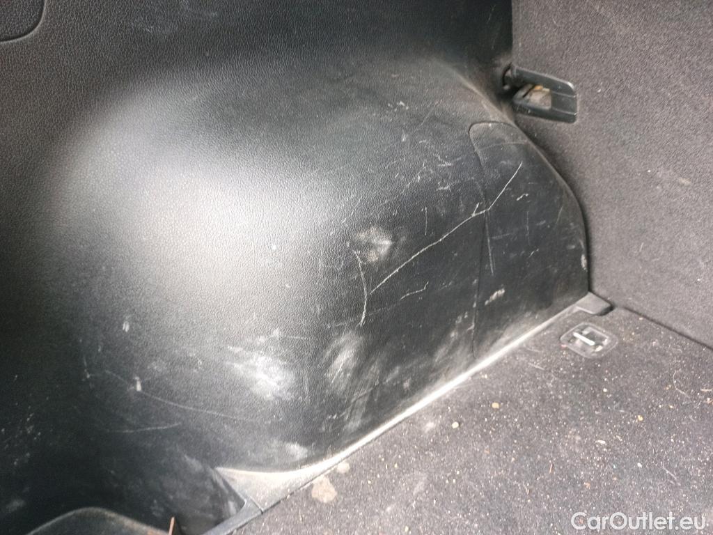  KIA  Niro KIA  / 2019 / 5P / crossover 1.6 GDi PHEV 104kW (141CV) Drive #17