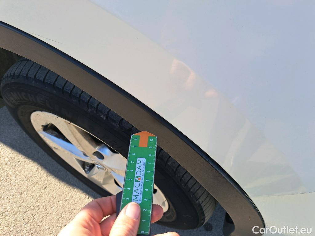  Nissan  Qashqai NISSAN  5p 2G berlina con portón dCi 81 kW (110 CV) ACENTA #29