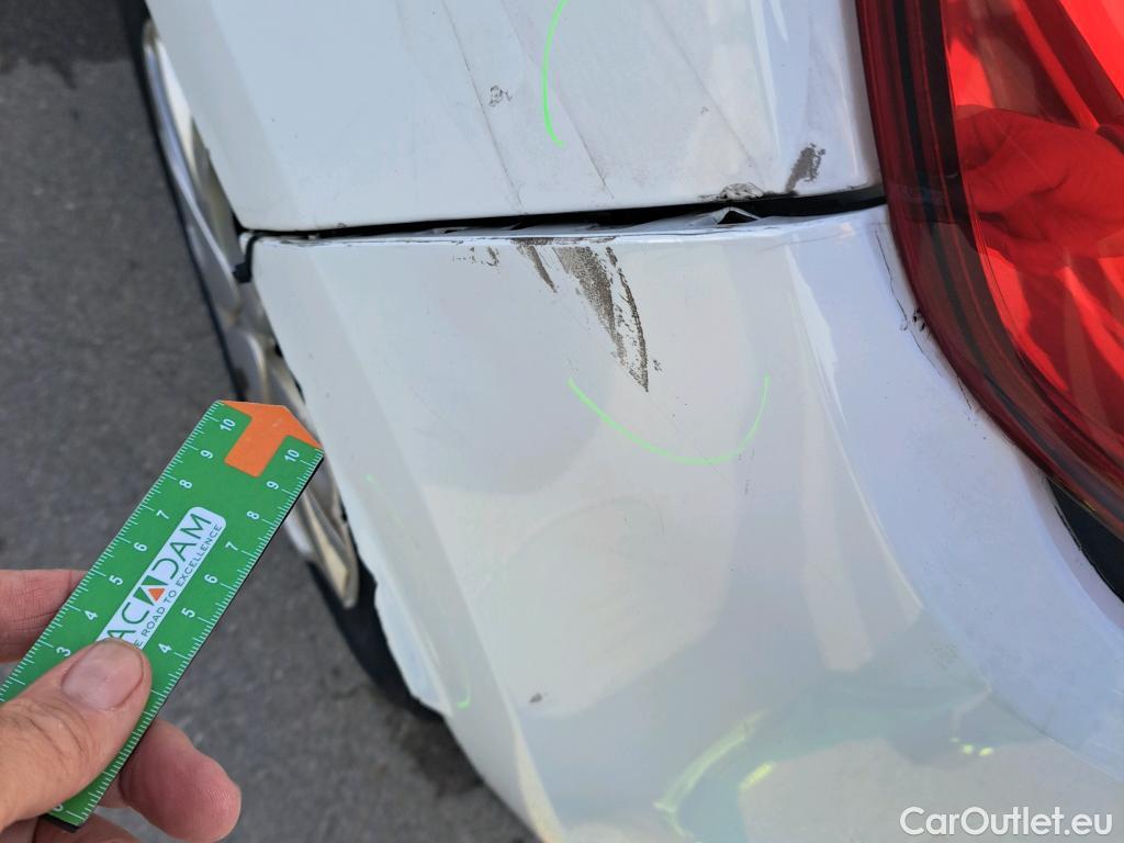  Renault  Clio RENAULT  / 2016 / 5P / berlina con portón Business TCe 66kW (90CV) GLP -18 #2