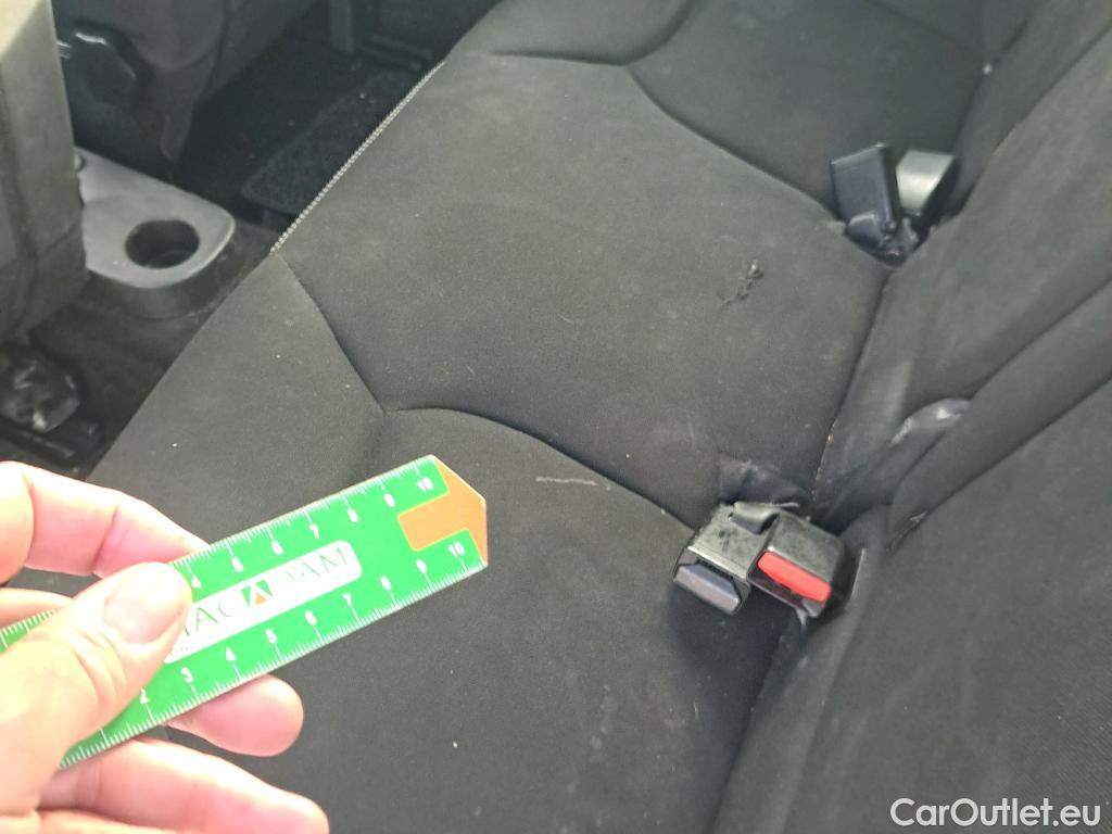  Renault  Clio RENAULT  / 2016 / 5P / berlina con portón Business TCe 66kW (90CV) GLP -18 #27