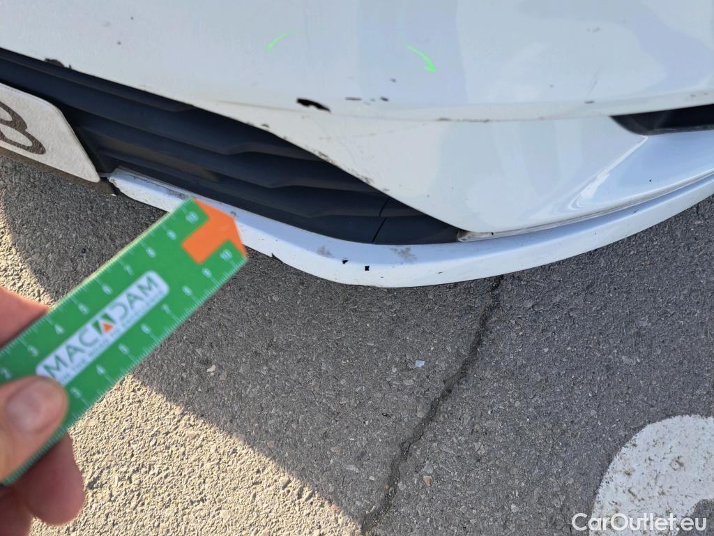  Renault  Clio RENAULT  / 2016 / 5P / berlina con portón Business TCe 66kW (90CV) GLP -18 #66