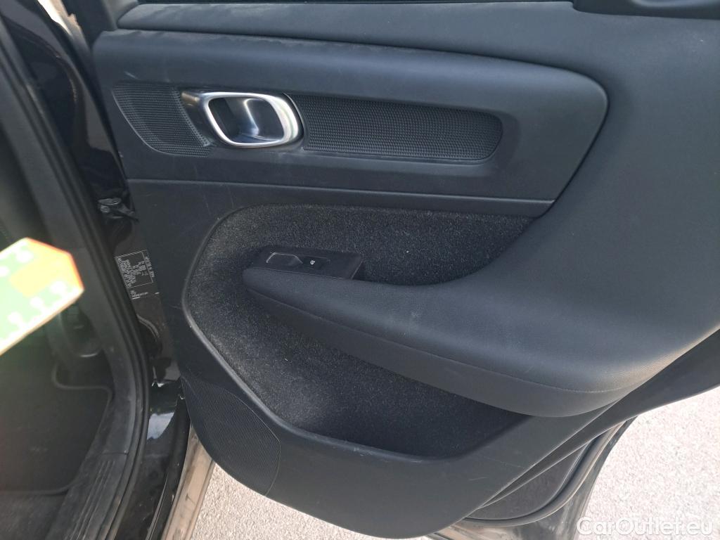  Volvo  XC 40 VOLVO XC40 / 2017 / 5P / todoterreno 2.0 D3 Momentum Pro #15