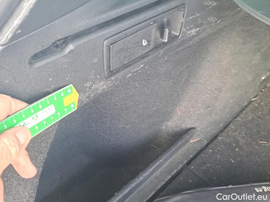  Volkswagen  Passat VOLKSWAGEN  / 2019 / 5P / familiar Variant R-Line 2.0 TDI 140kW (190CV) DSG #53