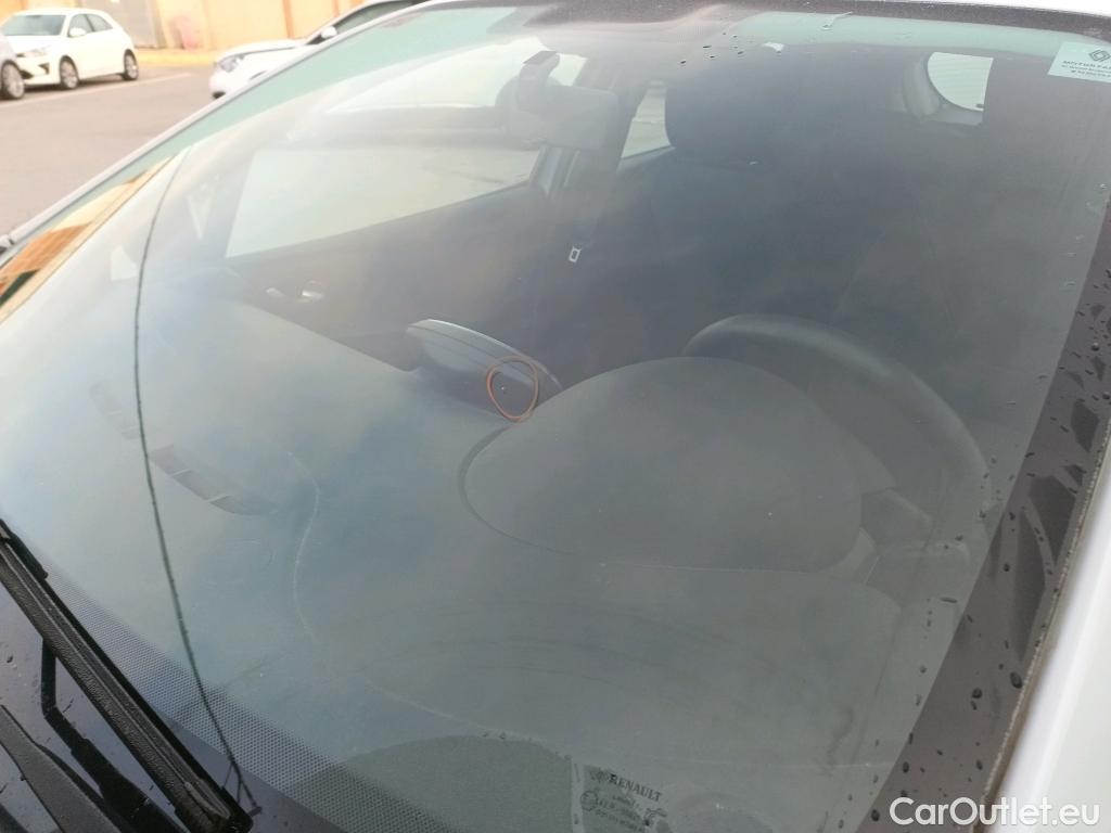  Renault  Clio RENAULT  / 2016 / 5P / berlina con portón Business dCi 66kW (90CV) -18 (AC) #1