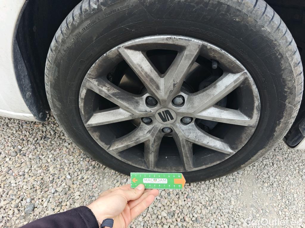  Land Rover  Discovery SEAT Nuevo León / 2020 / 5P / berlina con portón 2.0 TDI 85kW S&S Style Go (AC3) #24