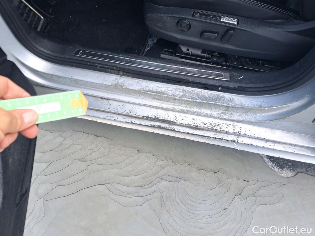  Volkswagen  Passat VOLKSWAGEN  / 2019 / 5P / familiar Variant R-Line 2.0 TDI 140kW (190CV) DSG #38