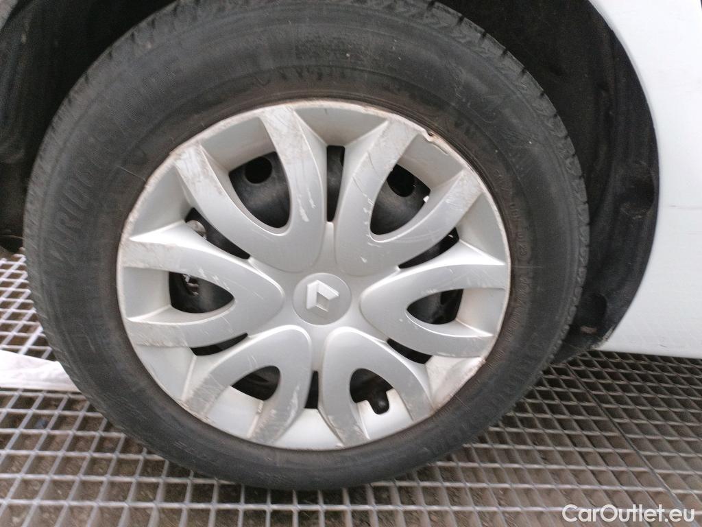  Renault  Clio RENAULT  / 2016 / 5P / berlina con portón Business dCi 66kW (90CV) -18 (AC) #27