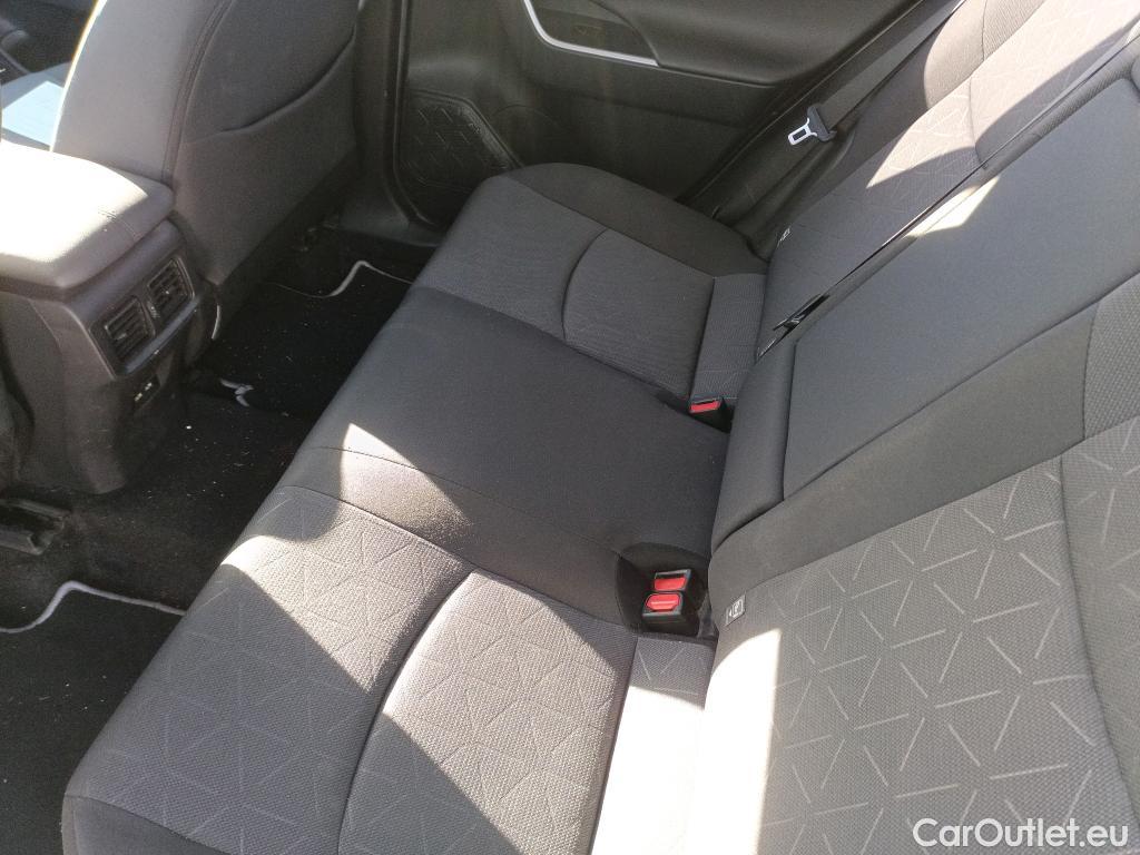  Toyota  RAV4 TOYOTA  / 2018 / 5P / todoterreno 2.5l 220H Advance 4WD #14