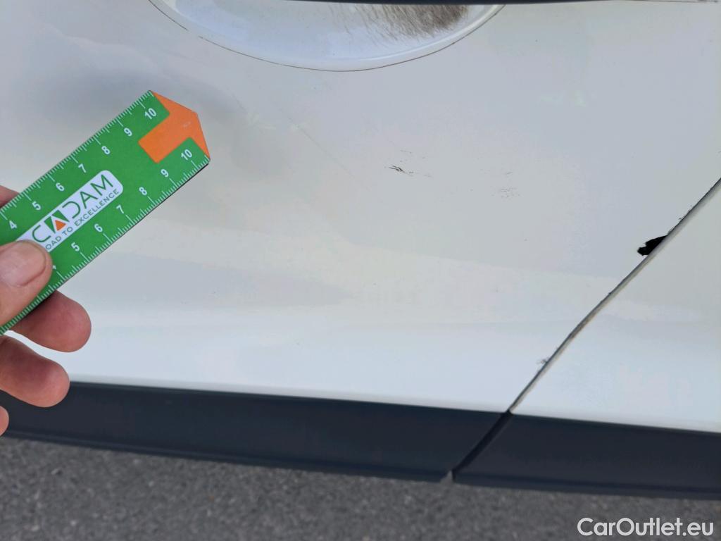  Renault  Clio RENAULT  / 2016 / 5P / berlina con portón Business TCe 66kW (90CV) GLP -18 #18