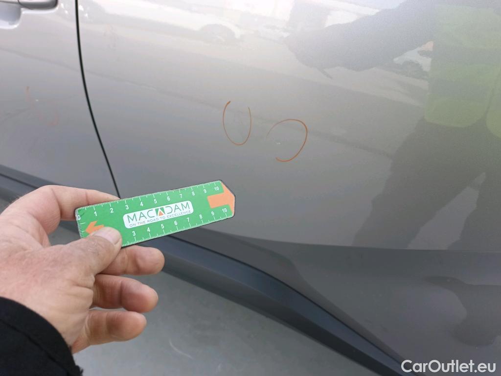  Toyota  C-HR TOYOTA  / 2016 / 5P / todoterreno 1.8 125H Advance (CX) #10