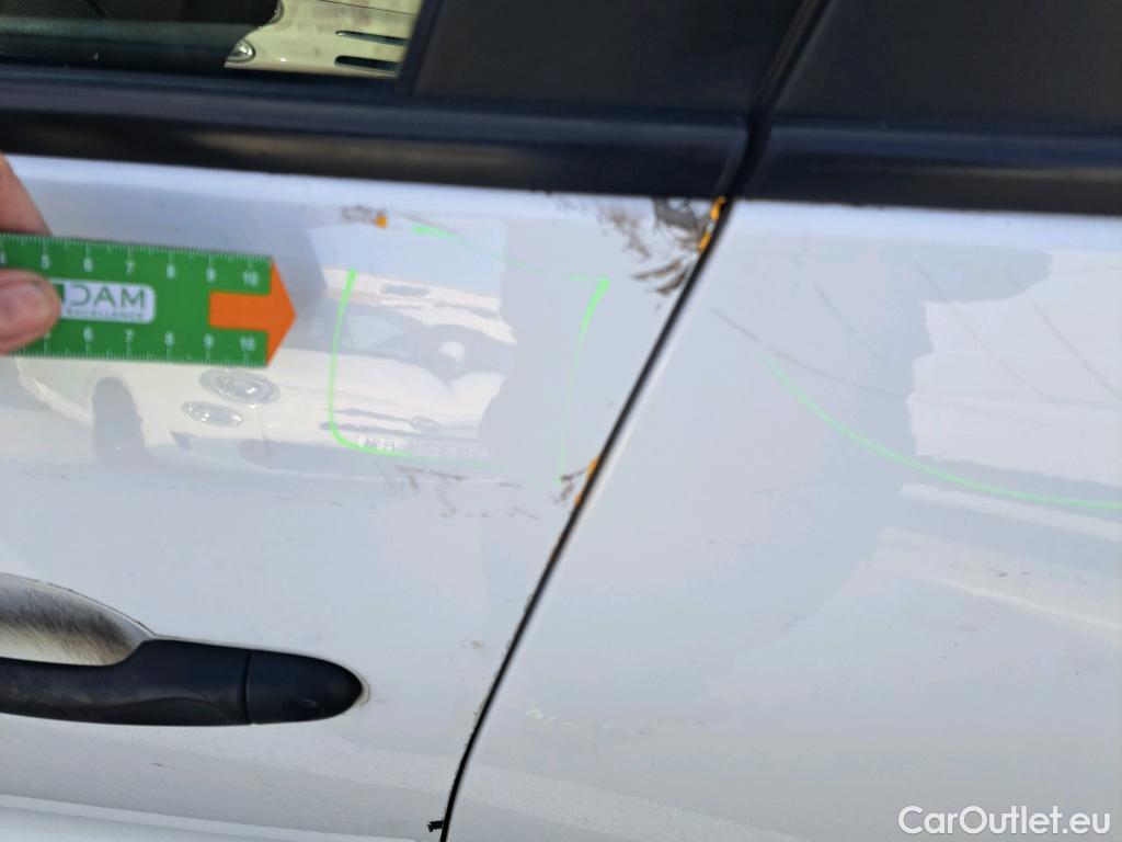  Renault  Clio RENAULT  / 2016 / 5P / berlina con portón Business TCe 66kW (90CV) GLP -18 #17