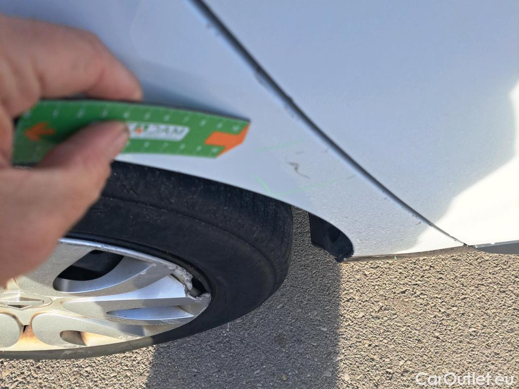  Renault  Clio RENAULT  / 2016 / 5P / berlina con portón Business TCe 66kW (90CV) GLP -18 #25