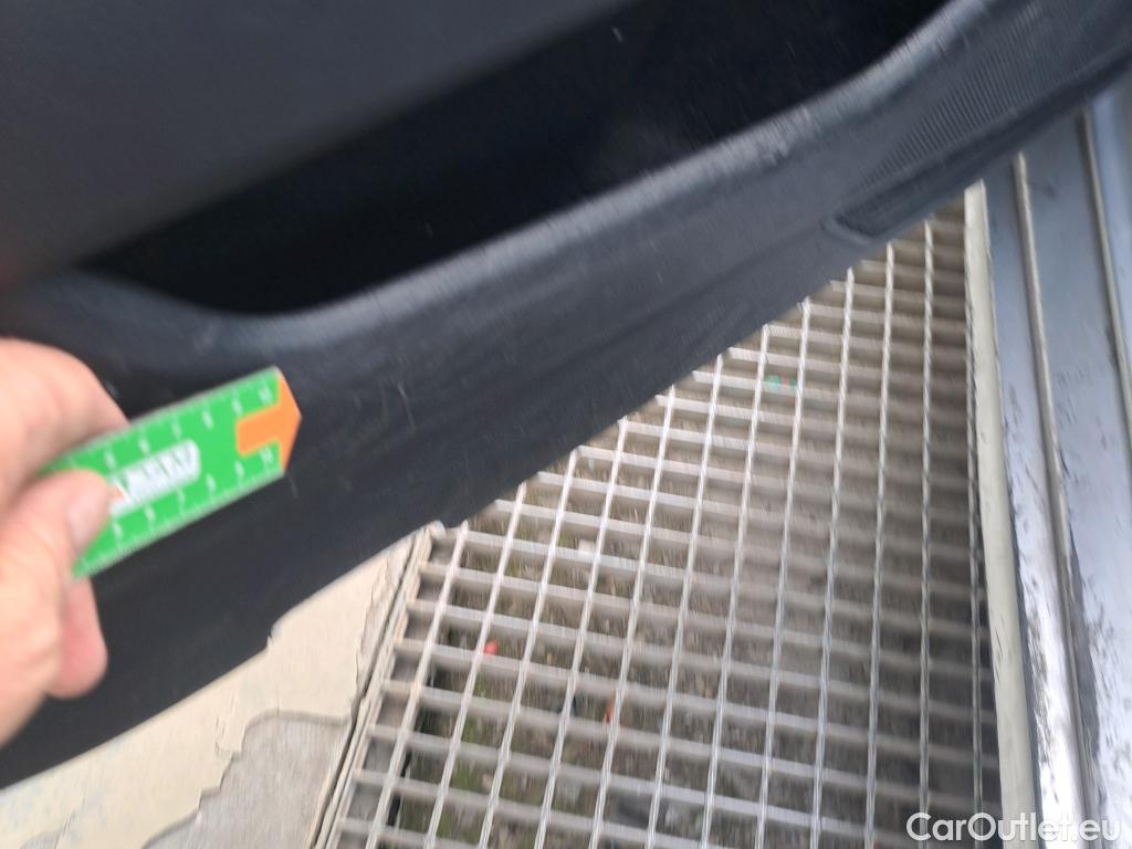  Volkswagen  Passat VOLKSWAGEN  / 2019 / 5P / familiar Variant R-Line 2.0 TDI 140kW (190CV) DSG #50