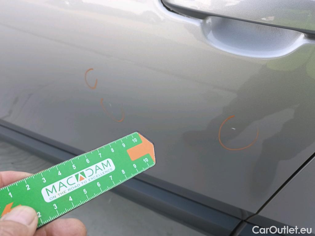  Toyota  C-HR TOYOTA  / 2016 / 5P / todoterreno 1.8 125H Advance (CX) #3