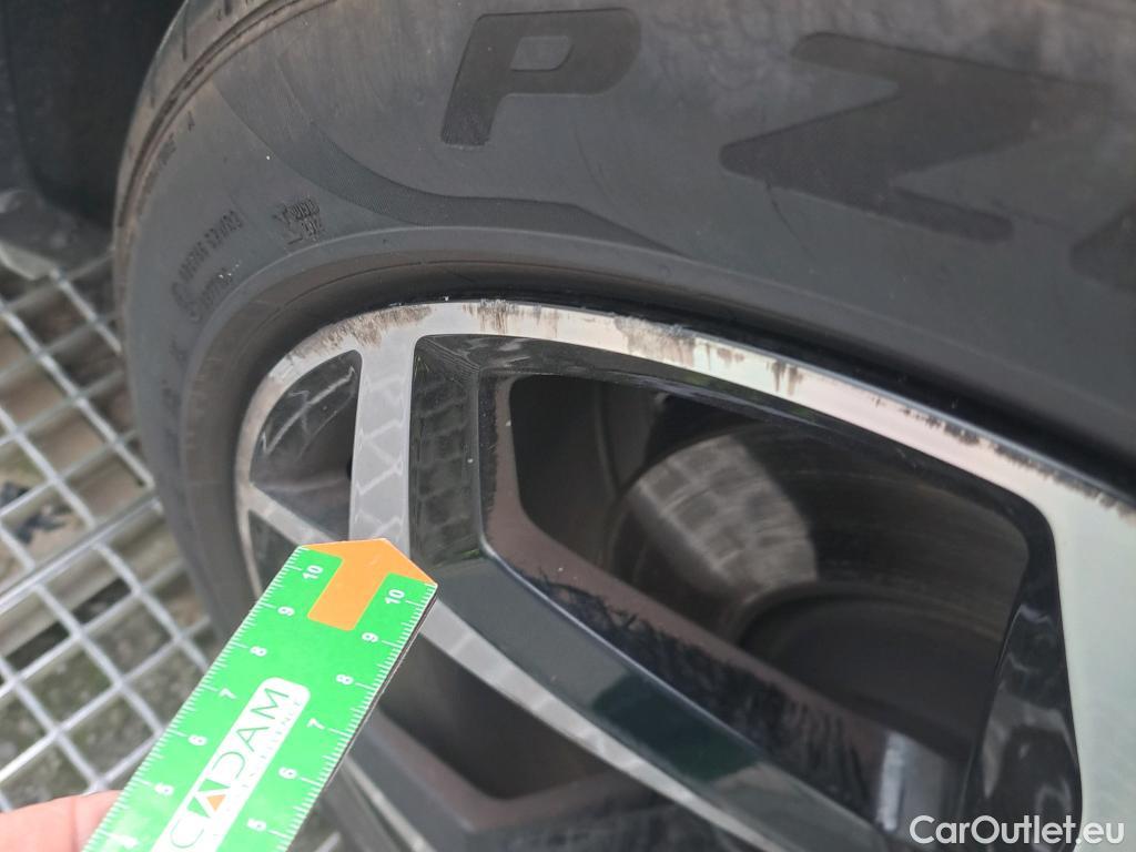  Volkswagen  Passat VOLKSWAGEN  / 2019 / 5P / familiar Variant R-Line 2.0 TDI 140kW (190CV) DSG #25