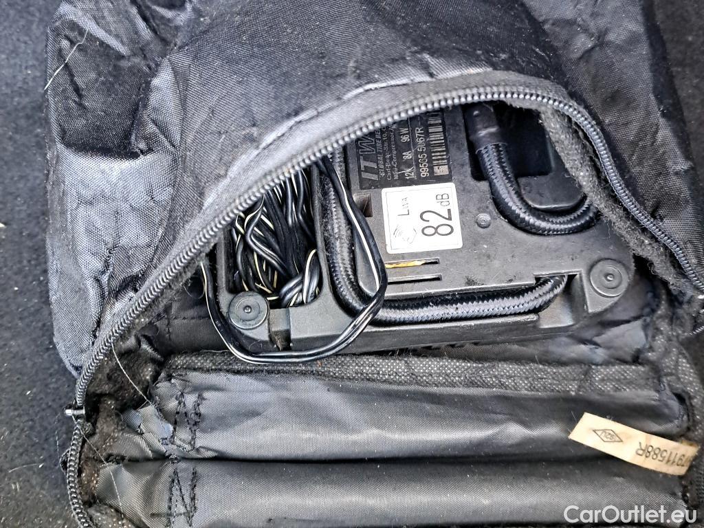  Renault  Clio RENAULT  / 2016 / 5P / berlina con portón Business TCe 66kW (90CV) GLP -18 #30