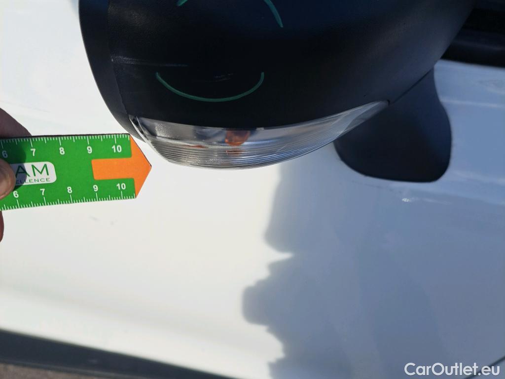  Renault  Clio RENAULT  / 2016 / 5P / berlina con portón Business TCe 66kW (90CV) GLP -18 #91