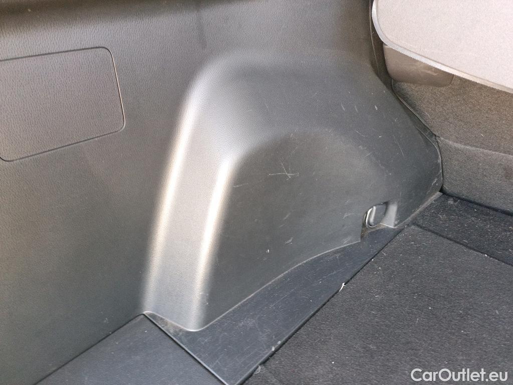  Toyota  RAV4 TOYOTA  / 2018 / 5P / todoterreno 2.5l 220H Advance 4WD #5