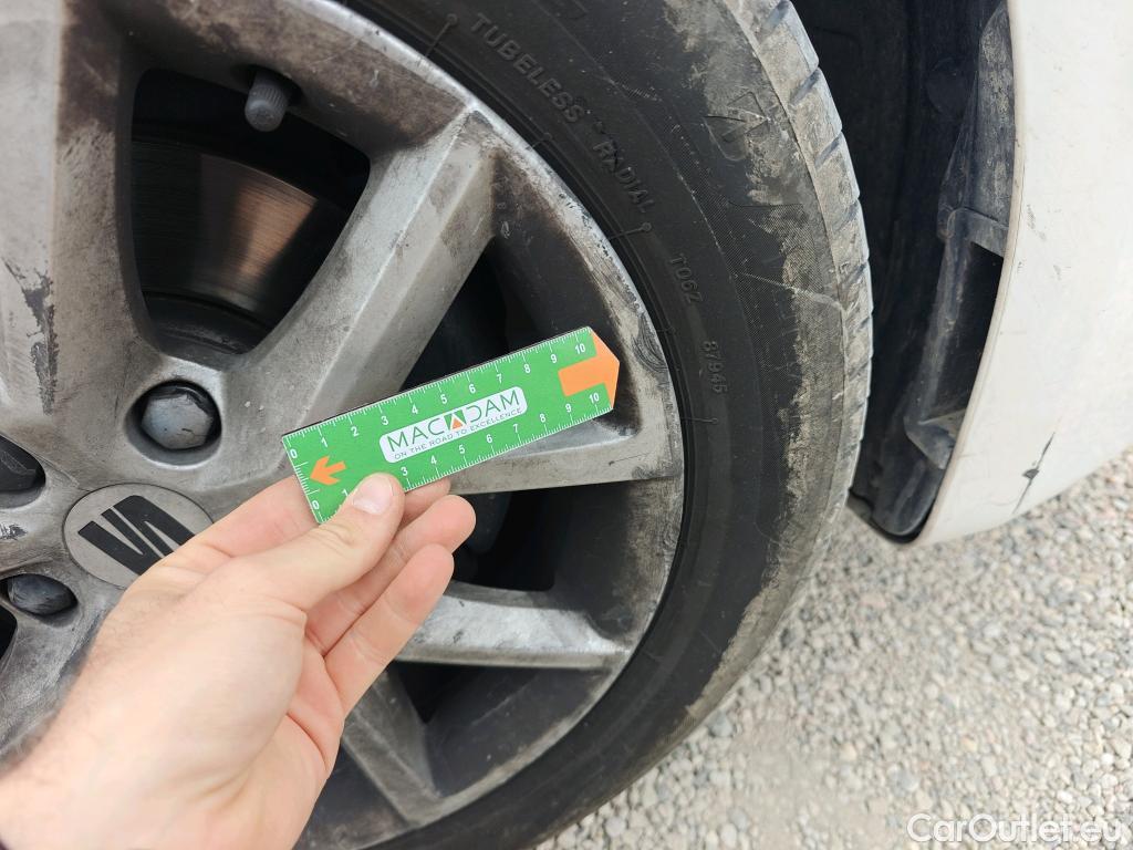  Land Rover  Discovery SEAT Nuevo León / 2020 / 5P / berlina con portón 2.0 TDI 85kW S&S Style Go (AC3) #25