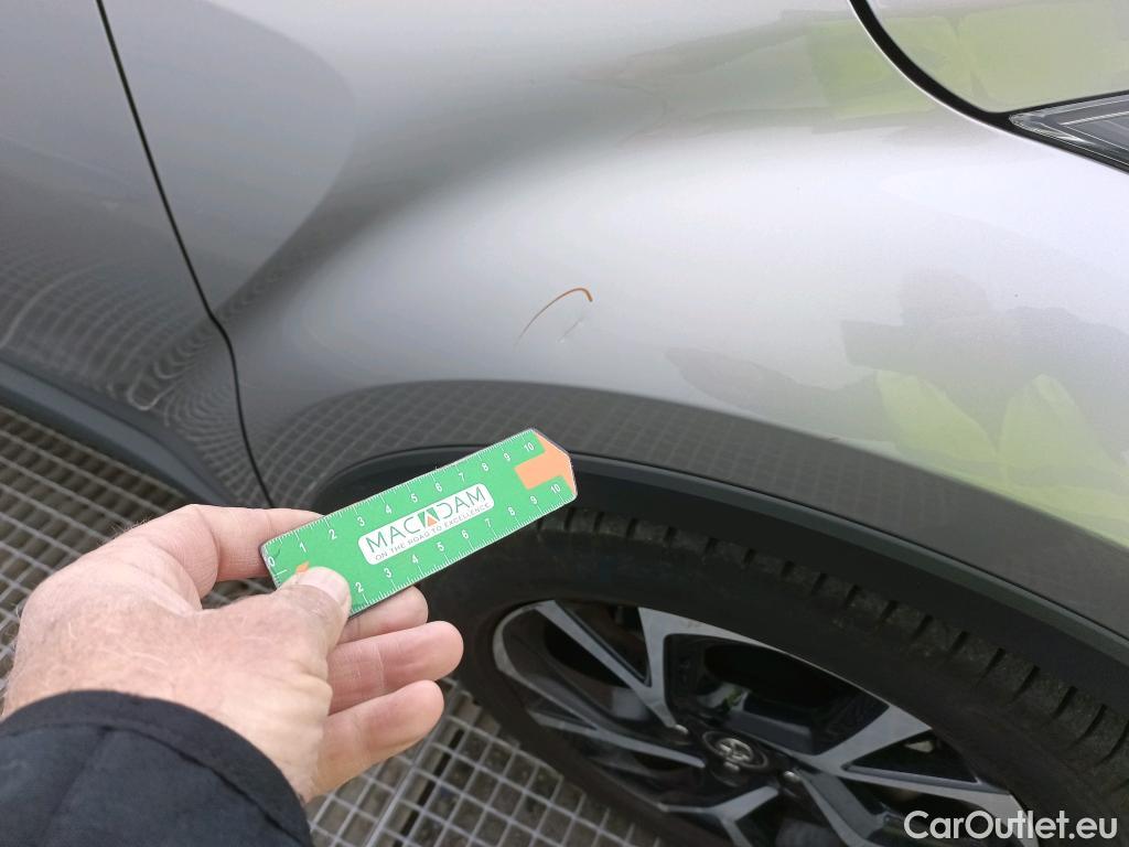  Toyota  C-HR TOYOTA  / 2016 / 5P / todoterreno 1.8 125H Advance (CX) #1