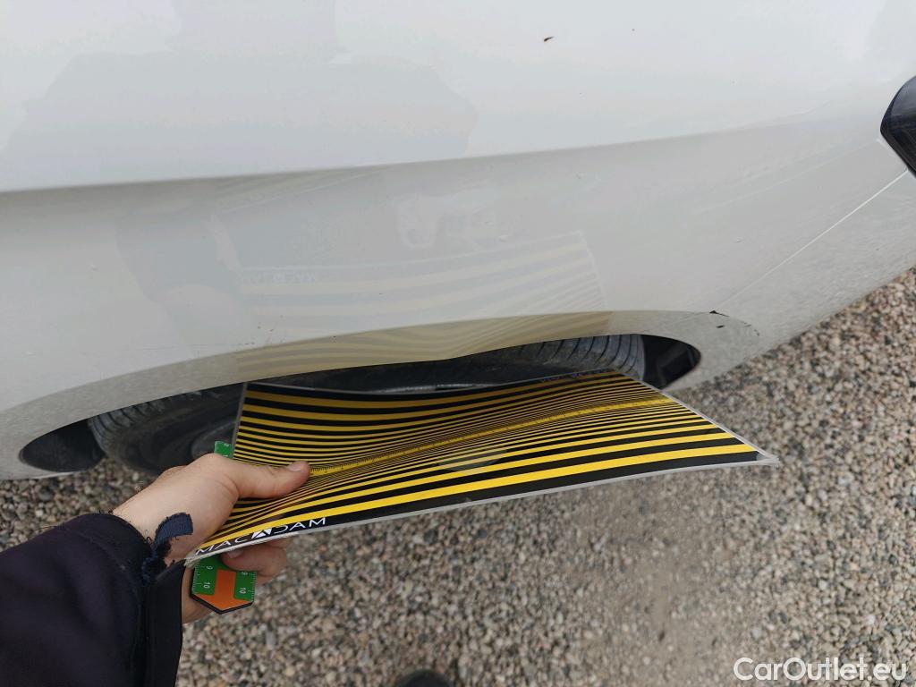  Land Rover  Discovery SEAT Nuevo León / 2020 / 5P / berlina con portón 2.0 TDI 85kW S&S Style Go (AC3) #17