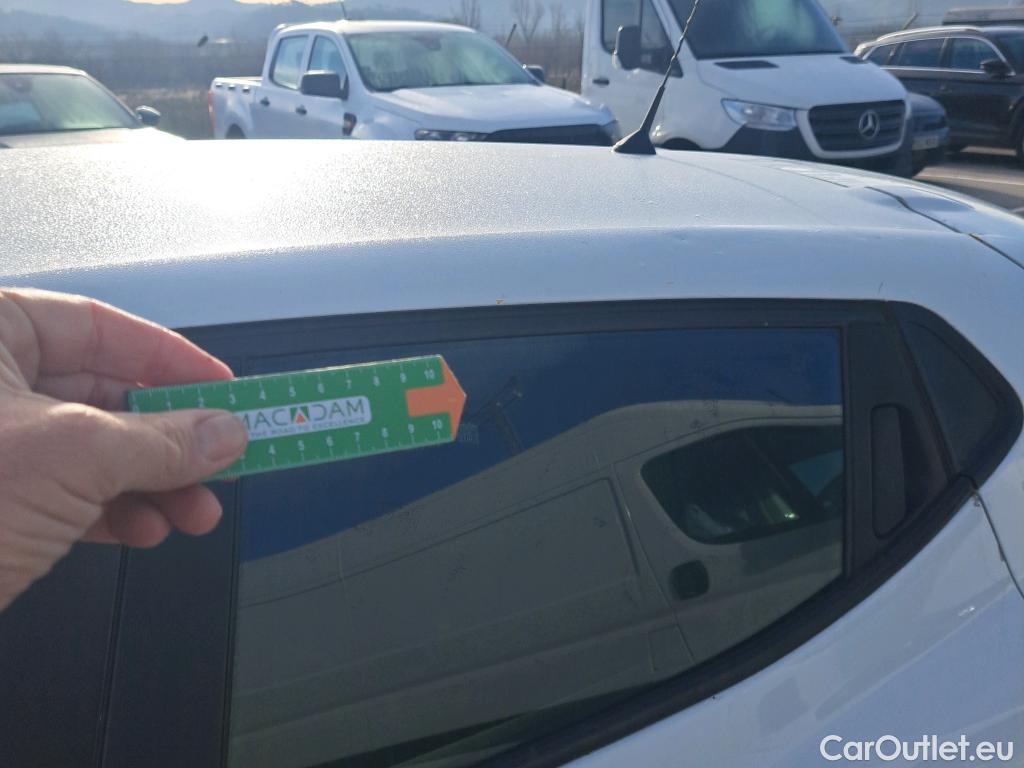  Renault  Clio RENAULT  / 2016 / 5P / berlina con portón Business TCe 66kW (90CV) GLP -18 #84