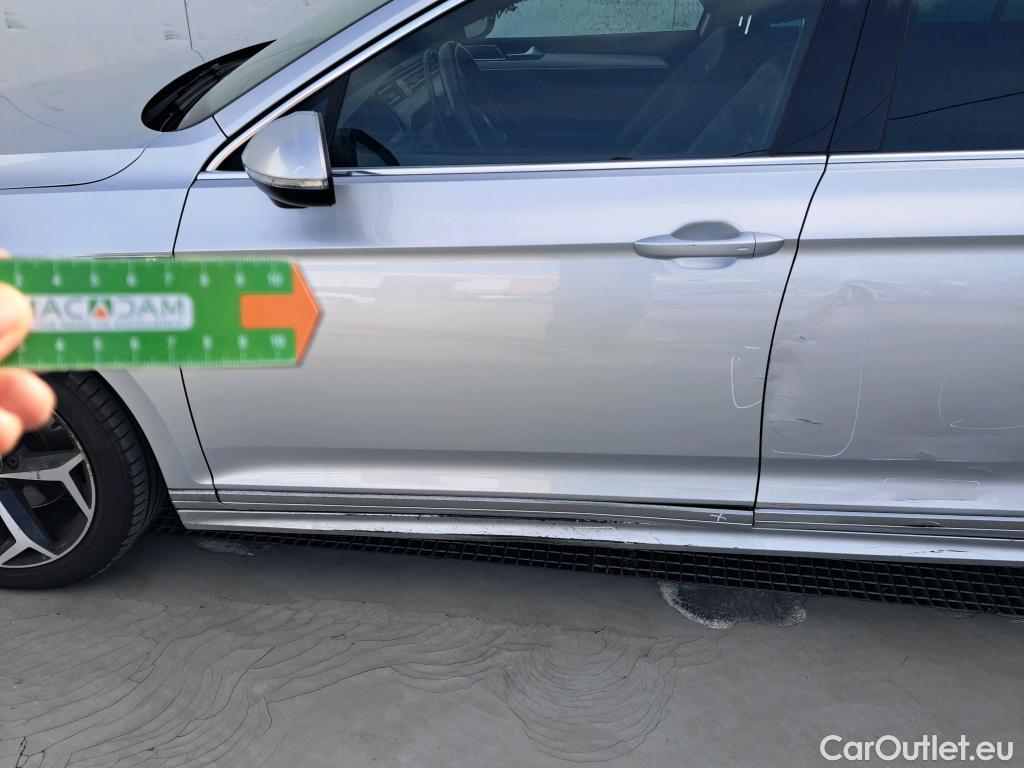  Volkswagen  Passat VOLKSWAGEN  / 2019 / 5P / familiar Variant R-Line 2.0 TDI 140kW (190CV) DSG #60