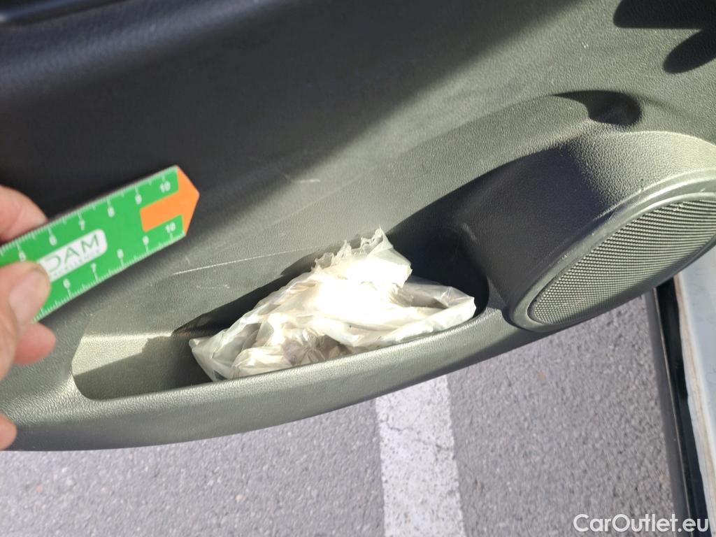  Renault  Clio RENAULT  / 2016 / 5P / berlina con portón Business TCe 66kW (90CV) GLP -18 #57