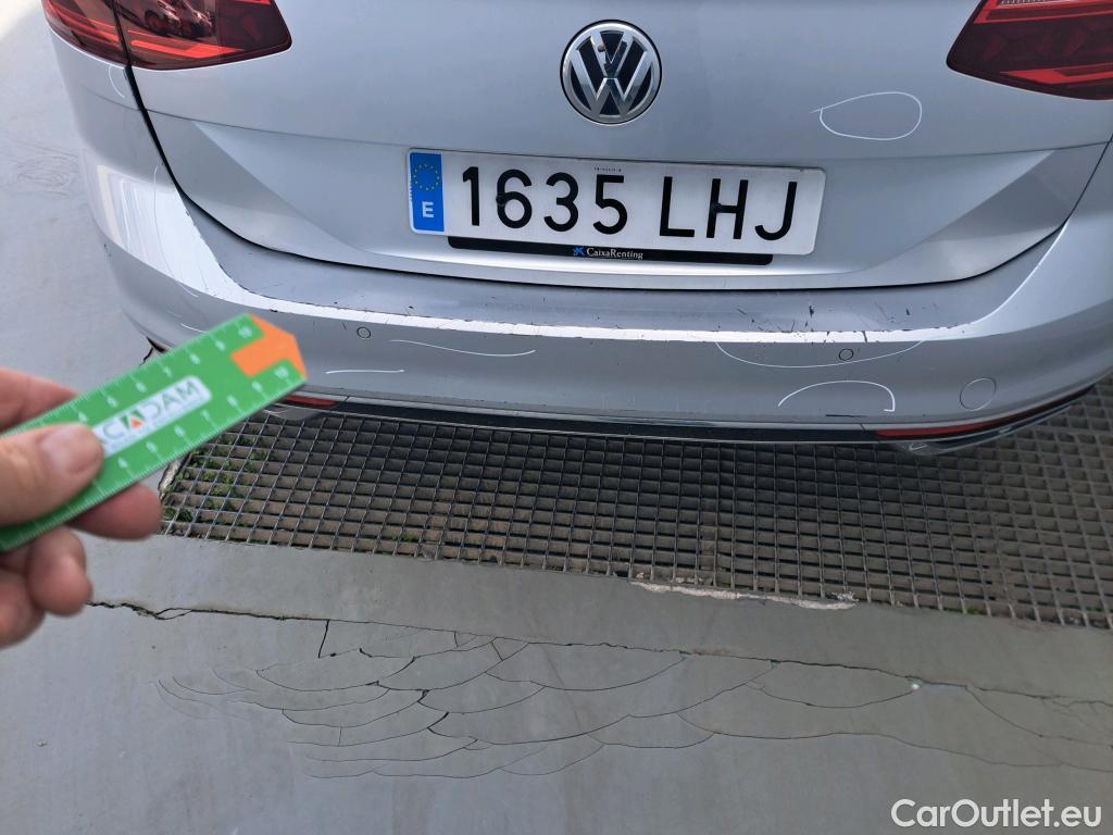  Volkswagen  Passat VOLKSWAGEN  / 2019 / 5P / familiar Variant R-Line 2.0 TDI 140kW (190CV) DSG #62